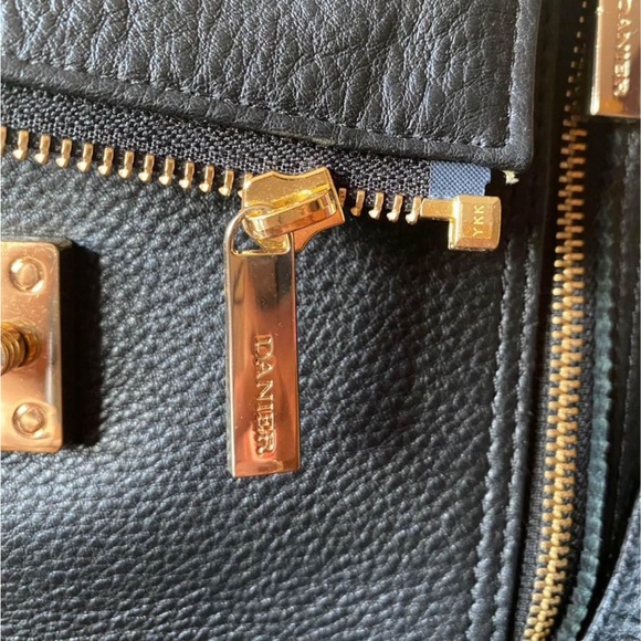 Danier Leather Structured Crossbody Purse - Picture 5 of 10